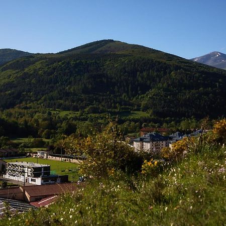Hotel Del Trueno Ескарай Екстериор снимка