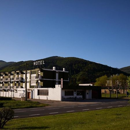 Hotel Del Trueno Ескарай Екстериор снимка