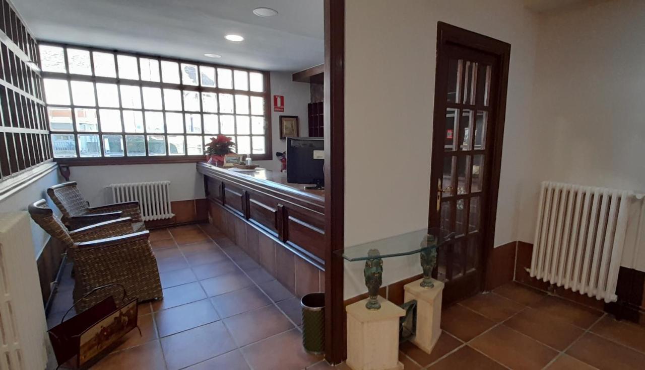 Hotel Del Trueno Ескарай Екстериор снимка