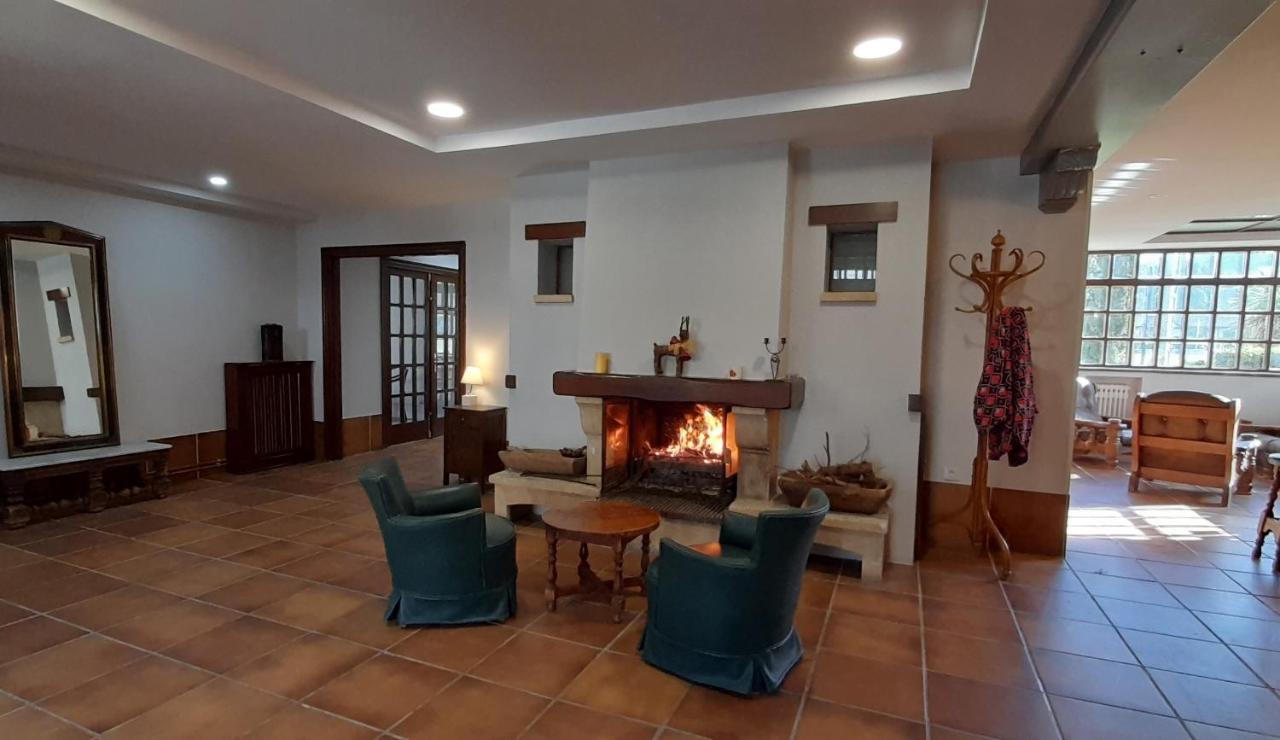 Hotel Del Trueno Ескарай Екстериор снимка